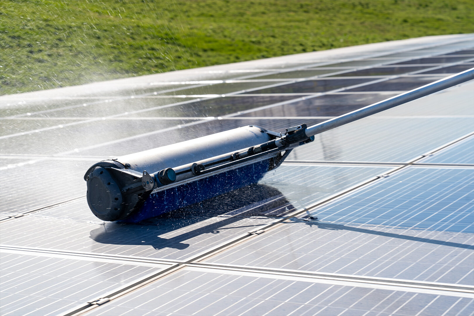 descrizione di come si effettua la pulizia pannelli fotovoltaici a Brescia